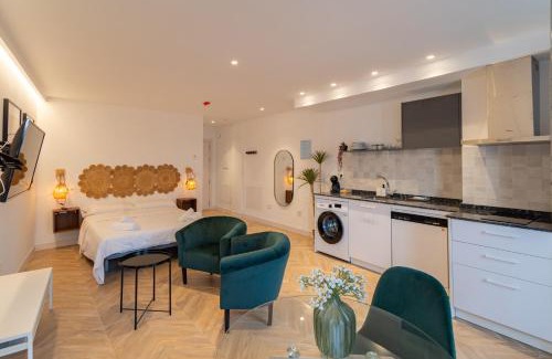 Valladolid City Centre Apartment | Edificio Correos by Plaza Mayor Apartamentos
