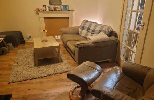 Liberton Apartment | Edinburgh 2 bed flat