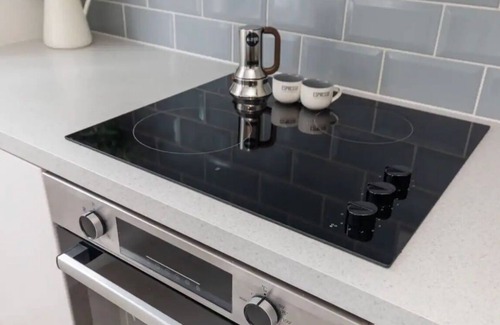 Old Town Apartment | Edinburgh Castle Apartment in the heart of Edinburgh's Old Town!