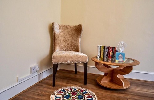 Tollcross Apartment | Edinburgh ground floor City Centre Flat Close to Princess Street