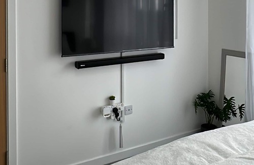 Dunbar Apartment | Edinburgh Luxurious/ Cozy Spacious Bedroom Superking Size bed