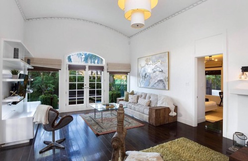 Melrose House | Edinburgh - Magical Edinburgh West Hollywood Retreat