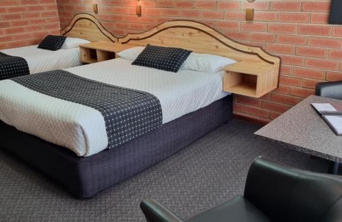 Melville Hotel | Edithburgh Seaside Motel