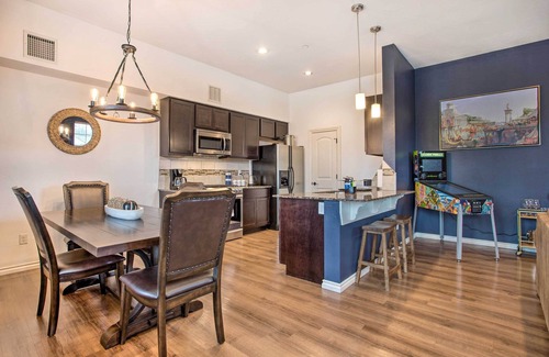 Edmond House | Edmond Escape w/Pinball Machine & Patio!
