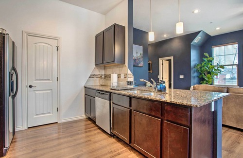 Edmond House | Edmond Escape w/Pinball Machine & Patio!