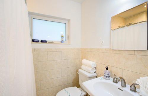 Hendricks and Venice Isles House | Efficiency 2 on water Las Olas, beach and free kayaks