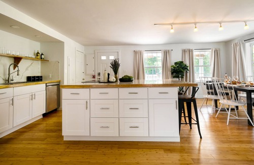 Egremont Apartment | Egremont Village Inn by AvantStay