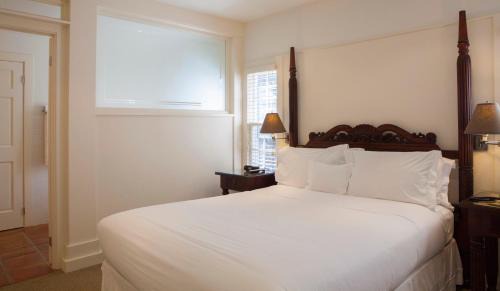 Springs Hotel | EHP Resort & Marina