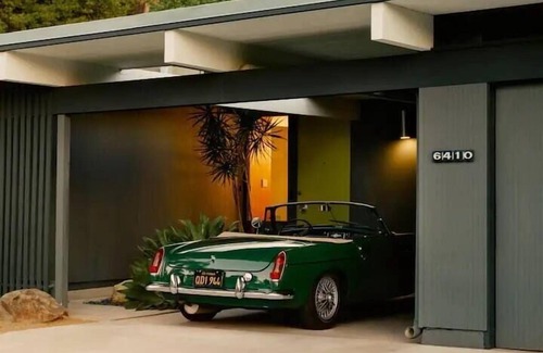 Thousand Oaks House | Eichler Mid Century Modern Designer Pool/Jacuzzi