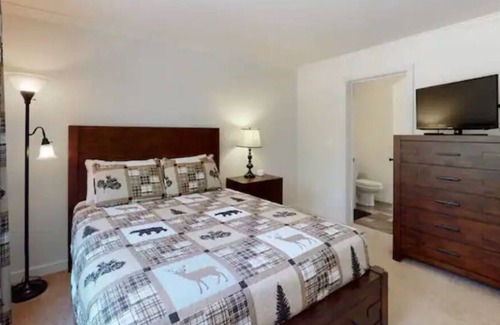Eidelweiss Village House | Eidelweiss Getaway - Beaches, Swimming, Fishing, Pet Friendly