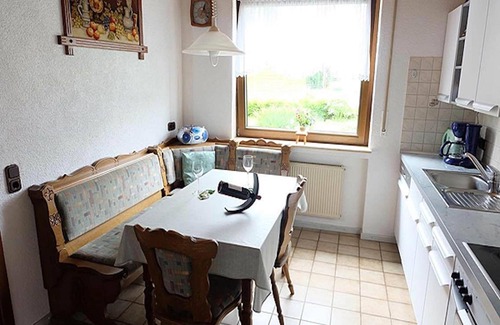 Oberstadtfeld Apartment | Eifel Garden Hideaway
