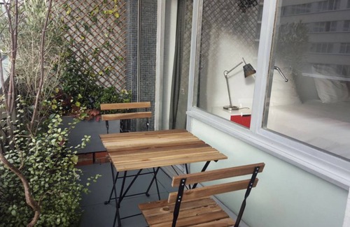 Quartier du Gros-Caillou Apartment | EIFFEL TOWER - Luxury Apartment & Balcony