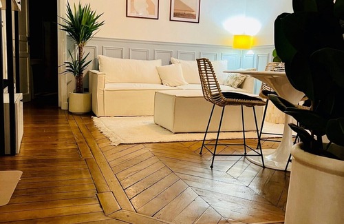 Faubourg Saint-Germain Apartment | Eiffel Tower! Very chic 2 bedrooms, Rue Cler