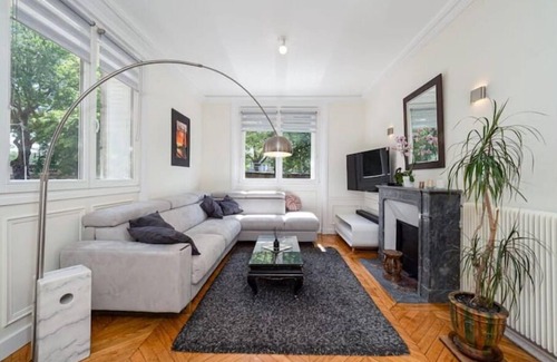 Passy Apartment | Eiffel Tower view - refurbished charming & cosy
