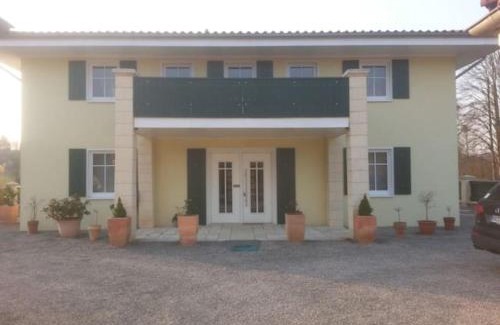 Wehrden Apartment | Einliegerwohnung 1 mit Garage