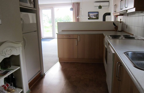 Ejerslev House | Ejerslev Lyng/Mors. 80 m2 pleasant concrete holiday house. 100 m. to the beach.
