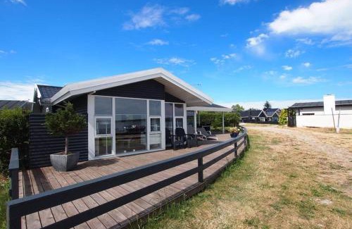 Munkebo House | Eksklusiv sommerhus beliggende i vandkanten
