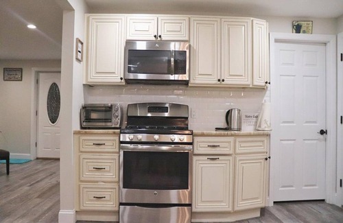 Normandy Beach House | EKUPP116 | Deauville Beach Seashore Cape sleeps 8! 8 Badges - Pets! by Shore Points Vacations