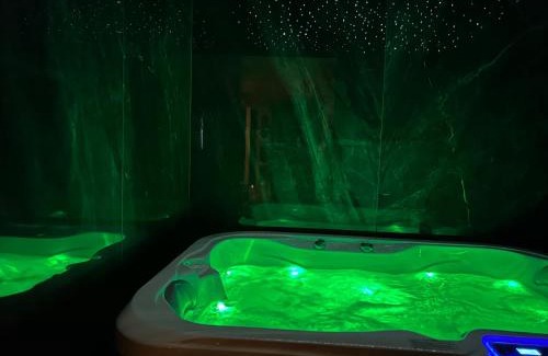 Montblanc Hotel | ELÉGANCE & SPA - chambre d'hôtes avec sauna et jacuzzi privatif