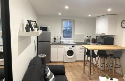 Cote Ouest Ormeaux Apartment | Elégant Duplex - Confort et Sérénité