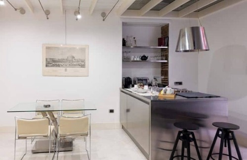 Quartieri Spagnoli Apartment | Eléonore's dream