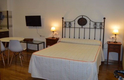 Montemayor Apartment | EL Arco Tourist Cordoba