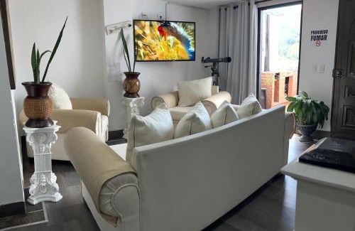 Medellin Apartment | El Balcón De Las Montañas