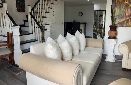 Medellin Apartment | El Balcón De Las Montañas