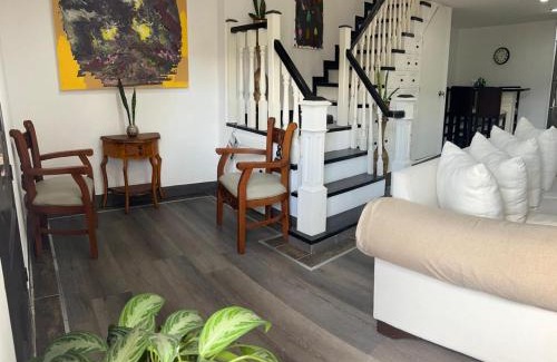 Medellin Apartment | El Balcón De Las Montañas