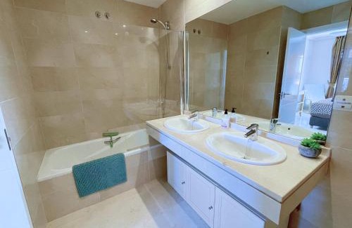 Ojen Apartment | El Bosque de La Mairena penthouse