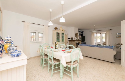 La Coquina Villa | EL COTO - Lovely villa with private pool and free WiFi