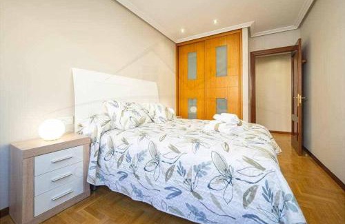 Distrito Oeste Apartment | El Cuquiellu By Silastur