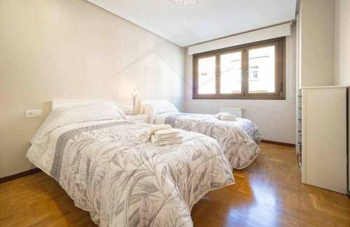 Distrito Oeste Apartment | El Cuquiellu By Silastur