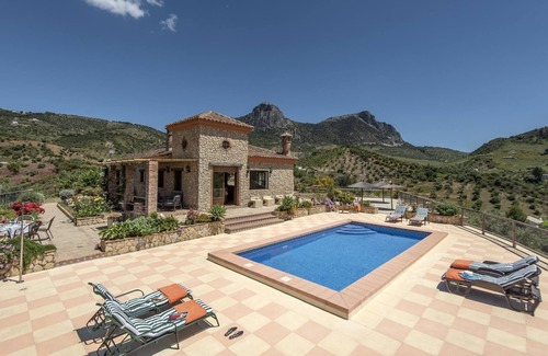 El Gastor Villa | El Huertecillo - Three Bedroom Villa, Sleeps 6
