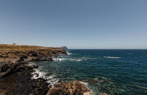 Los Abrigos Apartment | El Mirador: sea views from the shore