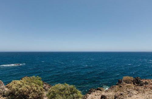 Los Abrigos Apartment | El Mirador: sea views from the shore