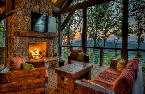 Morganton Cabin | El Oso Cabin by Escape to Blue Ridge