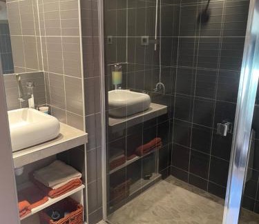Montauriol Apartment | El pati català