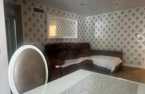 Torre del Mar Apartment | El patio de María
