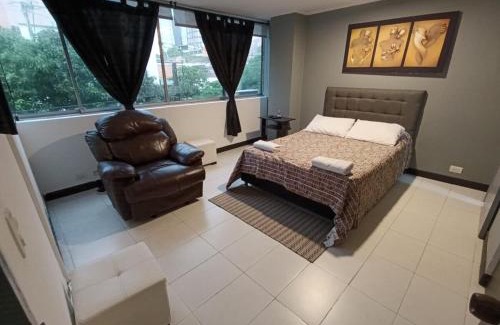 Zona Rosa Apartment | El Poblado Gem -Steps from Lleras Park
