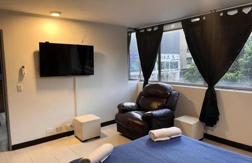 Zona Rosa Apartment | El Poblado Gem -Steps from Lleras Park