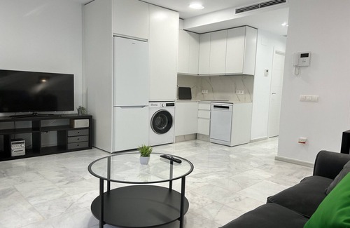 Costa del Sol Apartment | El Poeta - Apartment In Fuengirola. Free Wifi