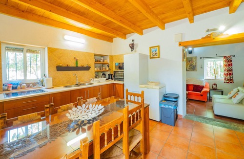 Coin Cottage | El Retiro Rural House Gallery / private pool / rural / electric car charger