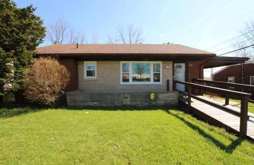 Lexington House | El Retro- Mid Century Ranch near Horse Park & Rupp