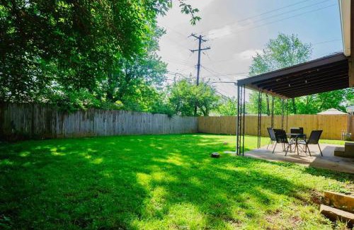 Lexington House | El Retro- Mid Century Ranch near Horse Park & Rupp