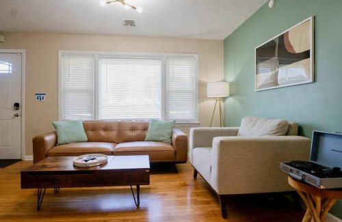Lexington House | El Retro- Mid Century Ranch near Horse Park & Rupp