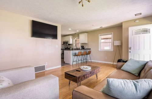 Lexington House | El Retro - Mid Century Ranch near Horse Park and downtown Lexington!
