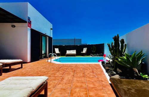 Playa Blanca Villa | El Salto 37 - Rinnovata 2023, Piscina Riscaldata, Sole tutto il giorno! Wi-Fi, Massima privacy, Ottima posizione