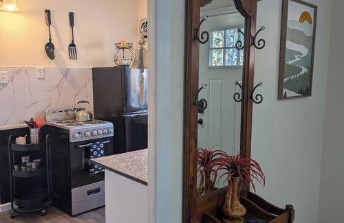 Saint Marys  Allen County House | El Verde Escape