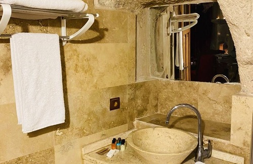 Ayvali Bed & Breakfast | Ela cave house